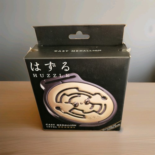 Cast medallion rundpuzzle - cast,